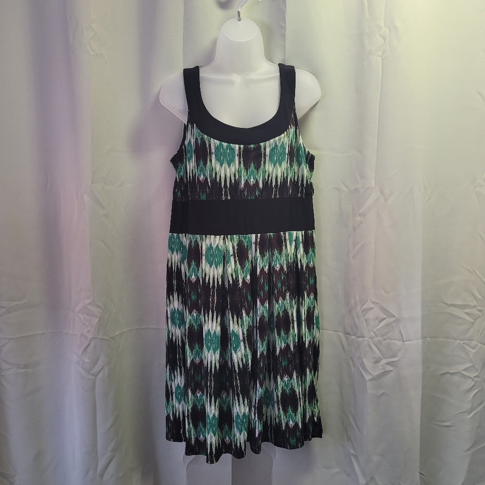 Ronni Nicole Sleeveless Dress in Black and Green Pattern